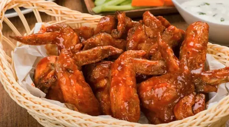 Buffalo Wings with Ranch Dressing Main